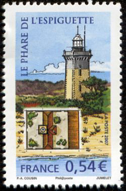  Le phare de L'Espiguette située dans le département du Gard 