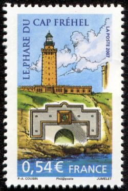  Le phare du cap Fréhel dans les Côtes-d'Armor 