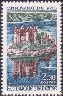  Château de Val à Lanobre (Cantal) 