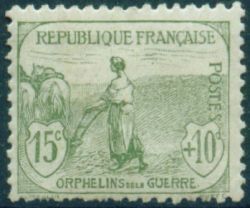  Orphelins de la guerre - Femme labourant 