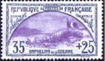  Orphelins de la guerre - Tranchée et drapeau 