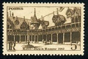  Hôtel Dieu de Beaune cour intérieure 