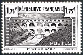  Pont du Gard ( timbre N° 262 de 1931) 