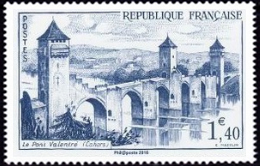  Le pont Valentré ( timbre N° 1039 de 1955 ) 